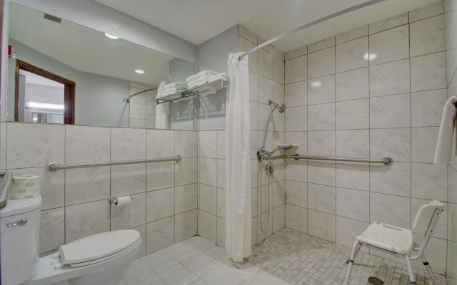 Quality Inn & Suites CVG Airport