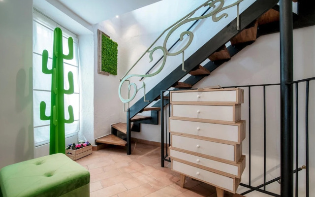 The Green Nest by Lake Como