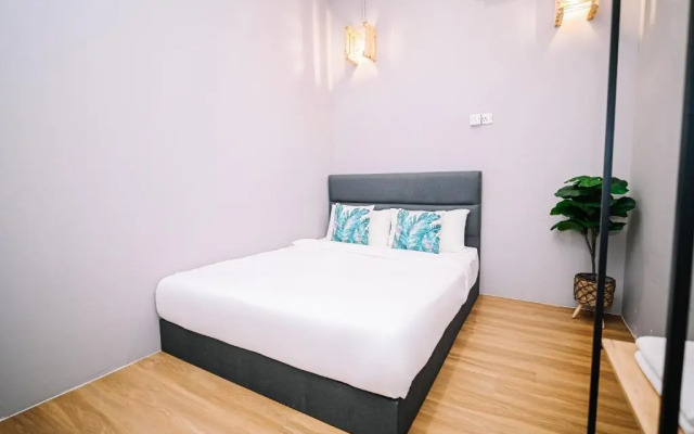 Swing & Pillows @ 87 Chulia St, Georgetown Penang