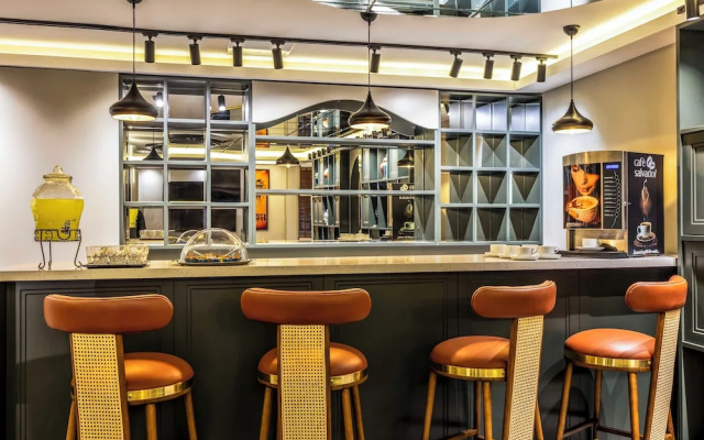 Sistina Old City Hotel