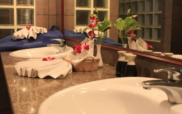 The Waterfront Hotel at Fisherman's Village