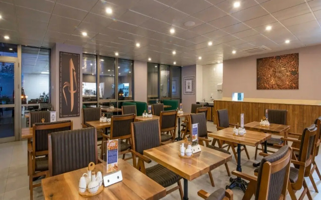 Maa Hotel and Suites