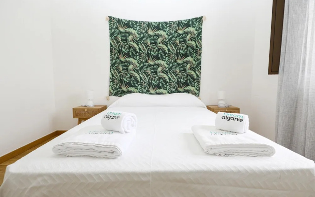 B87 - Windmill 2 Bed Apartment in Odiaxere