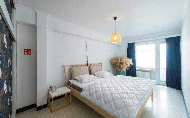 Apartment With Hinterland Views