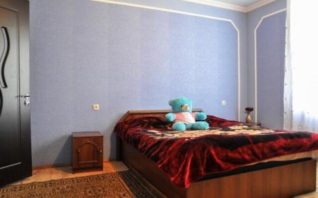 Alik House