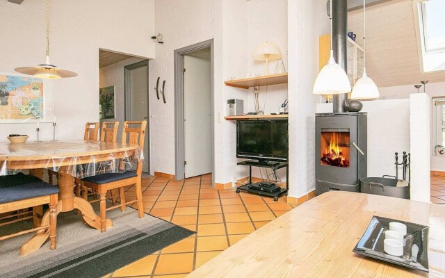 6 Person Holiday Home in Ulfborg