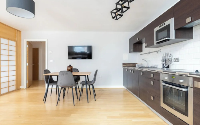 Spacious 2 Bed Apartment in Dalston
