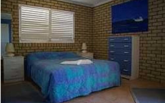 Whitecaps Holiday Apartments