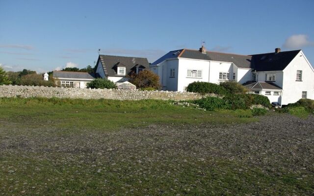 Limpert Bay Guest House