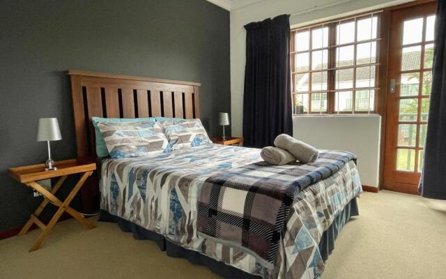 62 Settler Sands Beachfront Accommodation