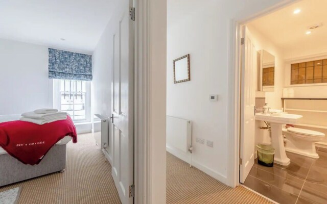 Beautifully Refurbished 2BD Flat- Clapham