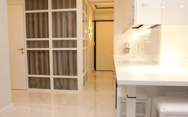 Adri & Marg luxury living