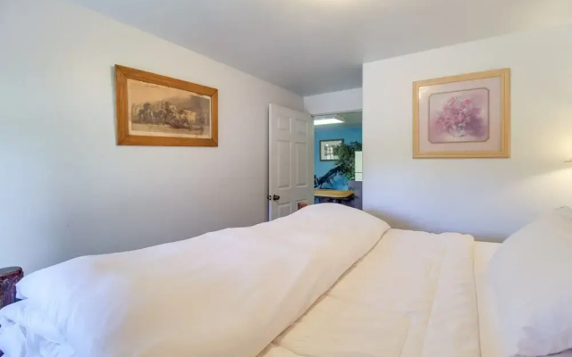 Peaceful Pinetop-lakeside Suite w/ Fire Pit!