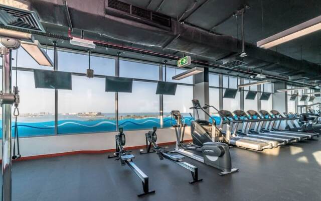 Beautiful Sea View Palm