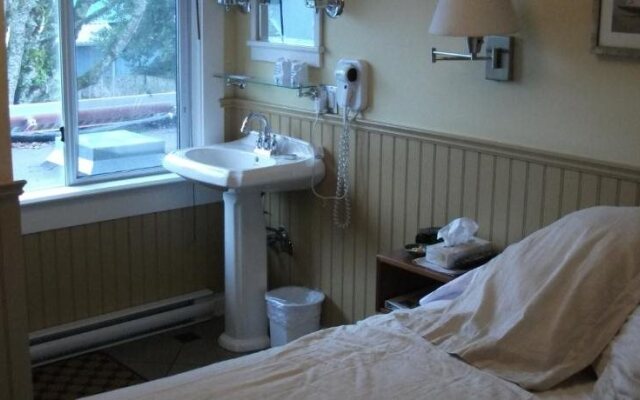 Salt Spring Inn