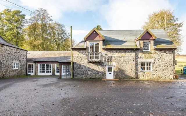 Stunning Luxury Duplex With Hot Tub and Aircon