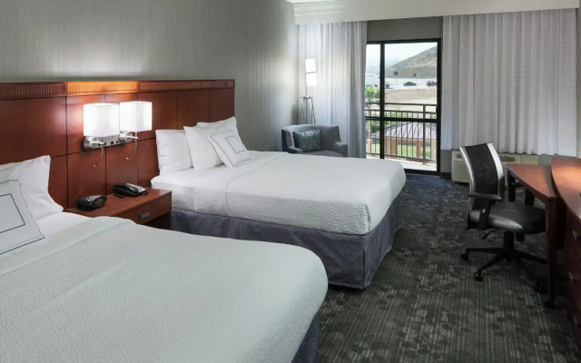 Courtyard Santa Clarita