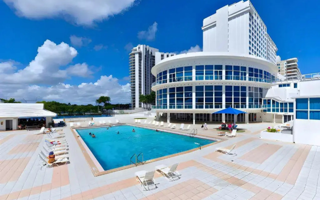 Castle Beach Club Apartments