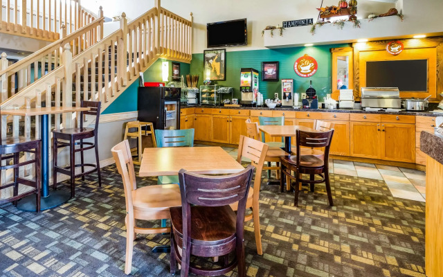 AmericInn by Wyndham Hampton