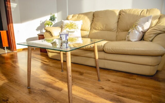 FM Premium 2-BDR Apartment - Top Centre