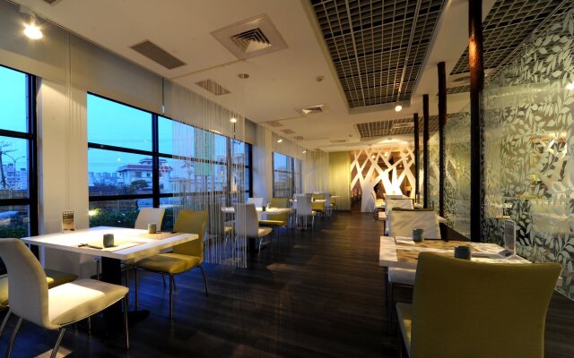 Chat Hot Spring Resort