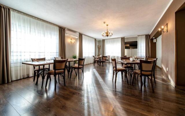 Areo Hotel & Restaurant