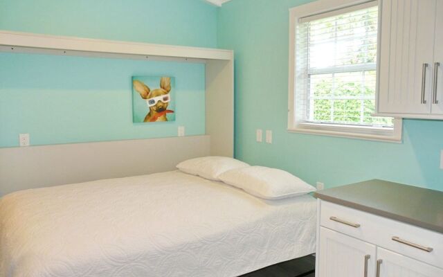 Private Home and Guesthouse With Courtyard, Pool and spa