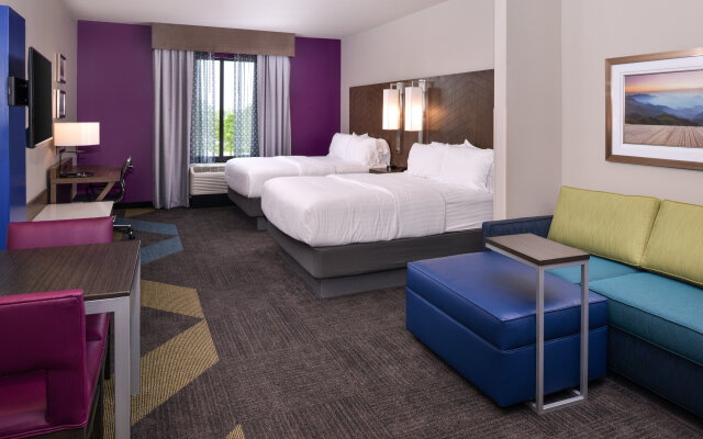 Holiday Inn Express & Suites Bryant - Benton Area by IHG