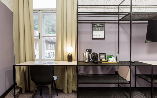 Swanky bed&breakfast