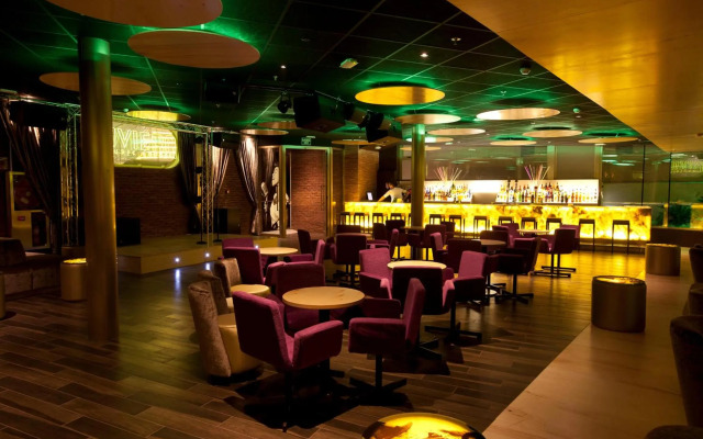 Riviera Beachotel - Recommended for Adults