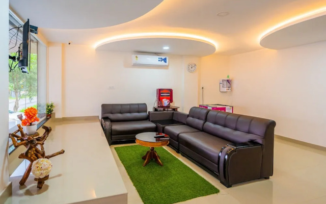 OYO 14879 Home Elegant 1BHK Kochi Airport