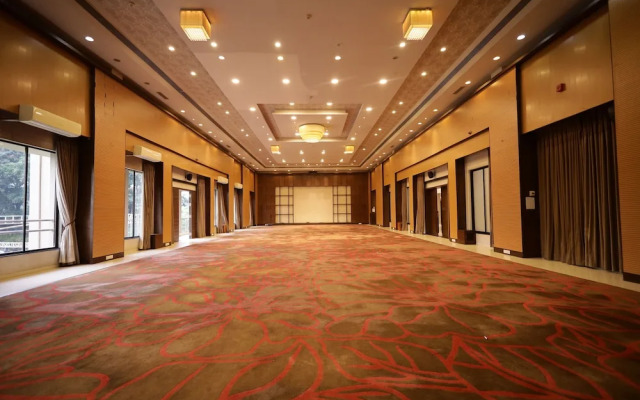 Hotel President Banquet & Lawns