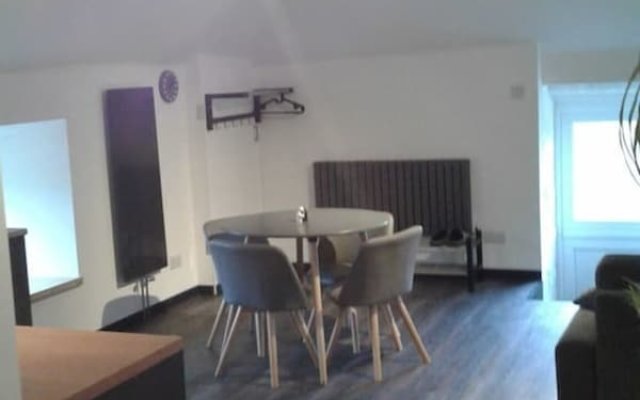 Beautiful 1-bed Barn Conversion Studio Apartment