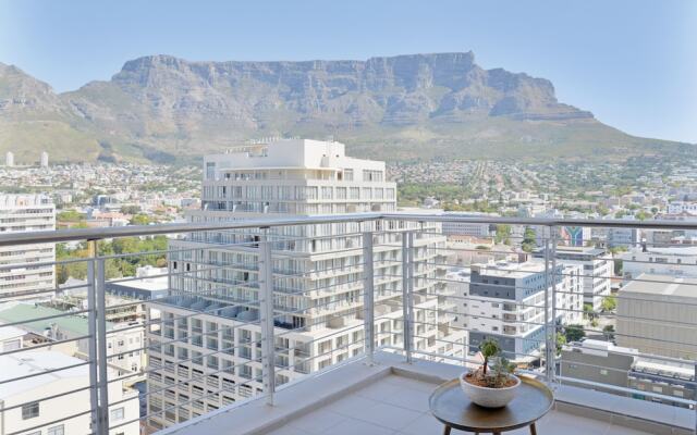 Naomi By Stay Amazing