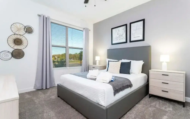 Spacious Comfy Retreat Prime Location Amazing
