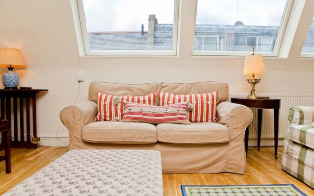 Beautiful 2 Bed home in Kensington Mews