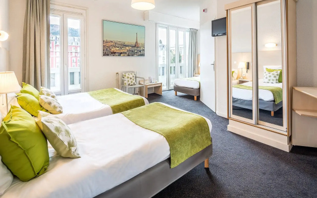 Hotel Notre- Dame de France