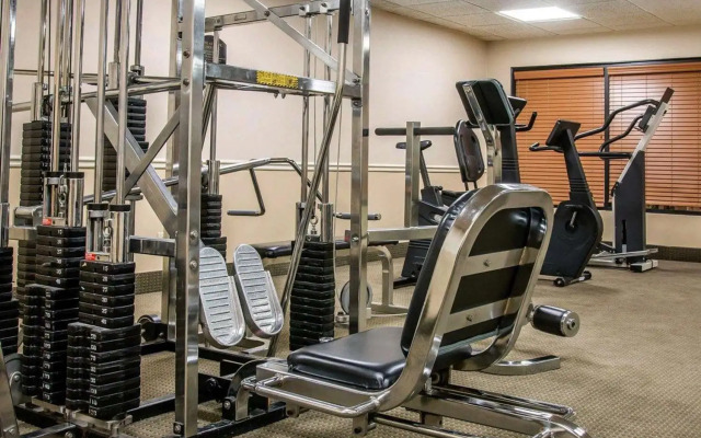 Wingate by Wyndham Livonia