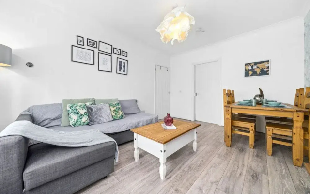 Two Bedroom Apartment by Klass Living Serviced Accommodation Motherwell - Anderson Apartment With WiFi &Parking