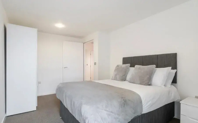 Sunny and Spacious 1BR Apartment