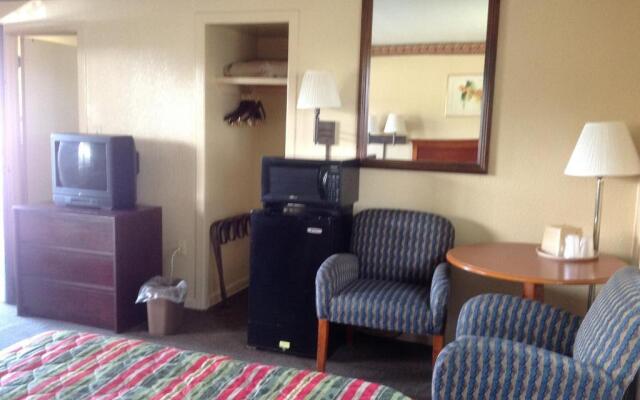 Suwannee Gables Motel and Marina