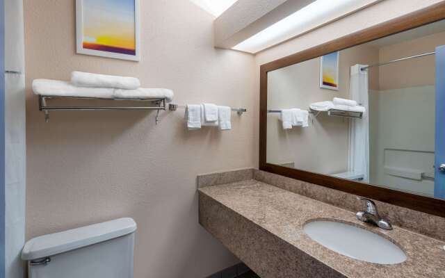 Days Inn by Wyndham Panama City