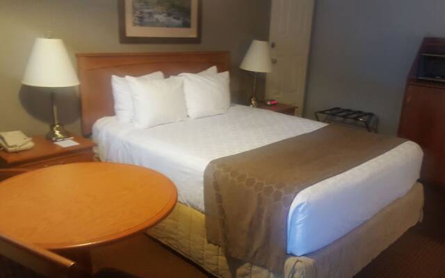 SureStay Plus Hotel By Best Western Salmon Arm