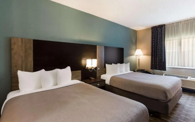 Quality Inn Galesburg near US Highway 34 and I-74