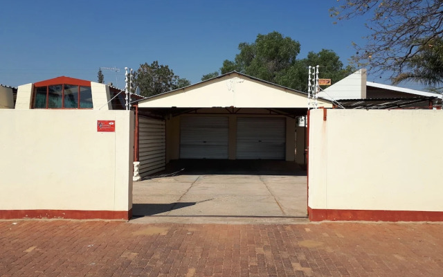 Paradise Hut Guesthouse