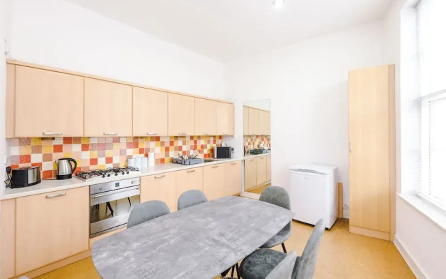 Benson Apartments by Top House