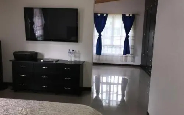 Hostal Pijao The White Corner