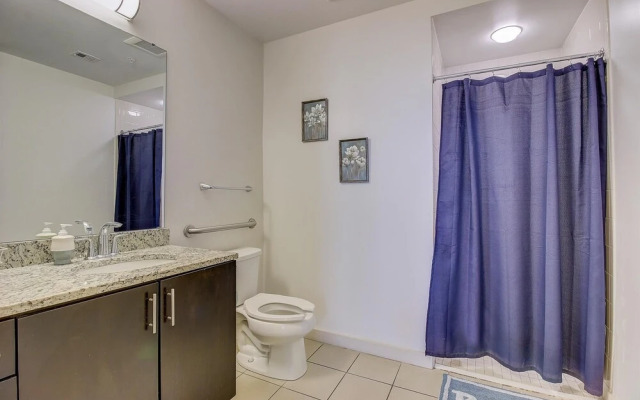 FRONTDESK Skyhouse Apts Uptown Charlotte