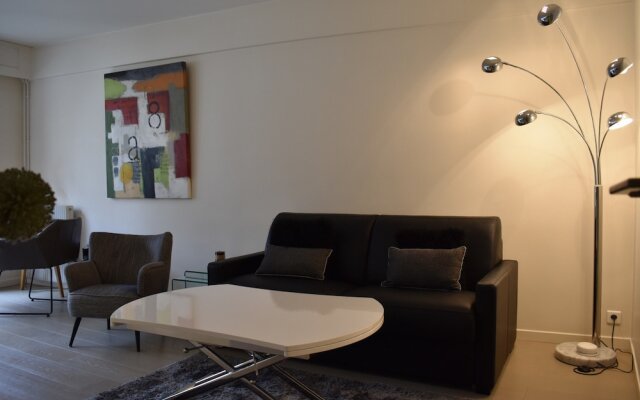 Studio Apartment Near Trocadéro & Champs Elysées