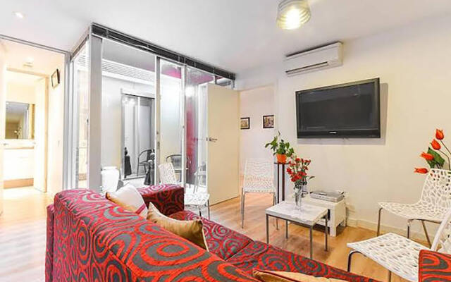 Plum Collins Street Serviced Apartments